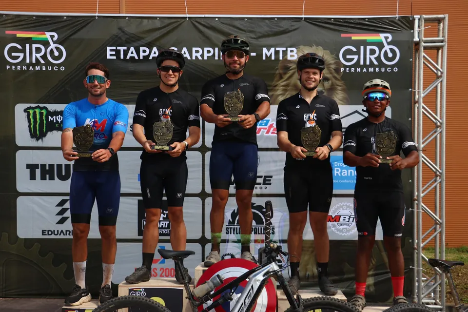 Pódio do Giro Pernambuco MTB em Carpina com atletas da Soma Sports e OGGI